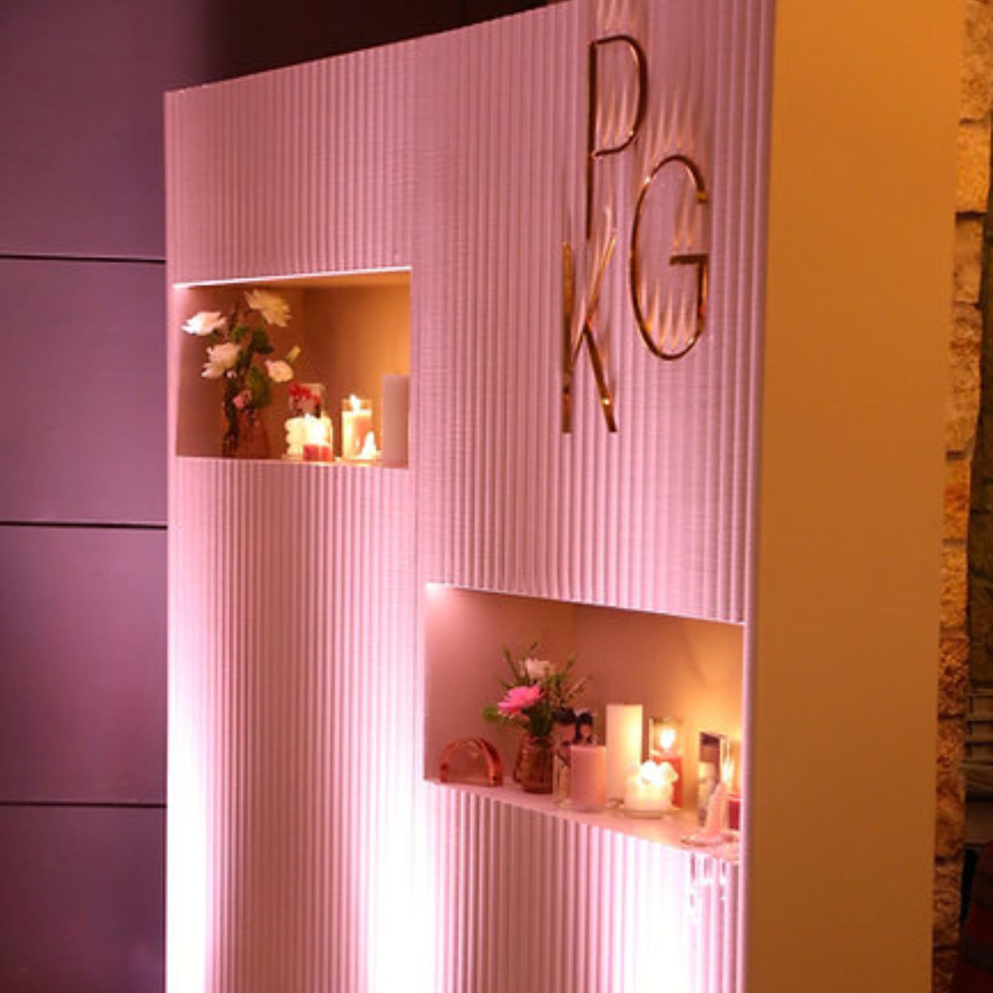 Backdrop (Niche Wall)