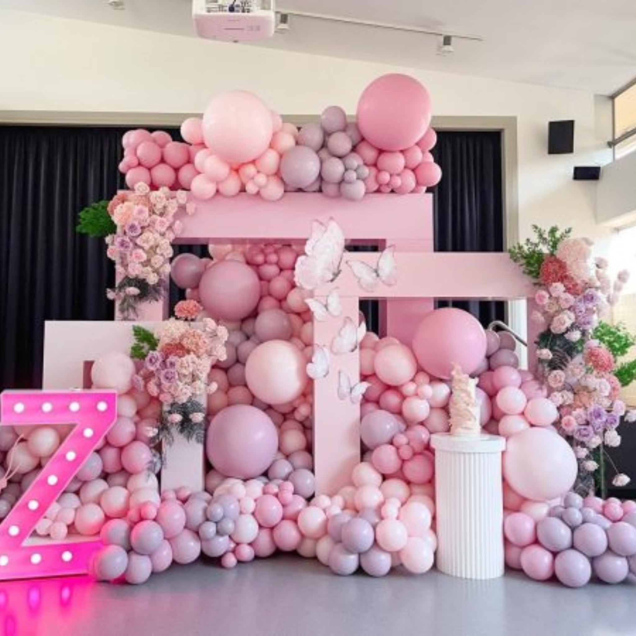 Backdrop (Zahara Arches)